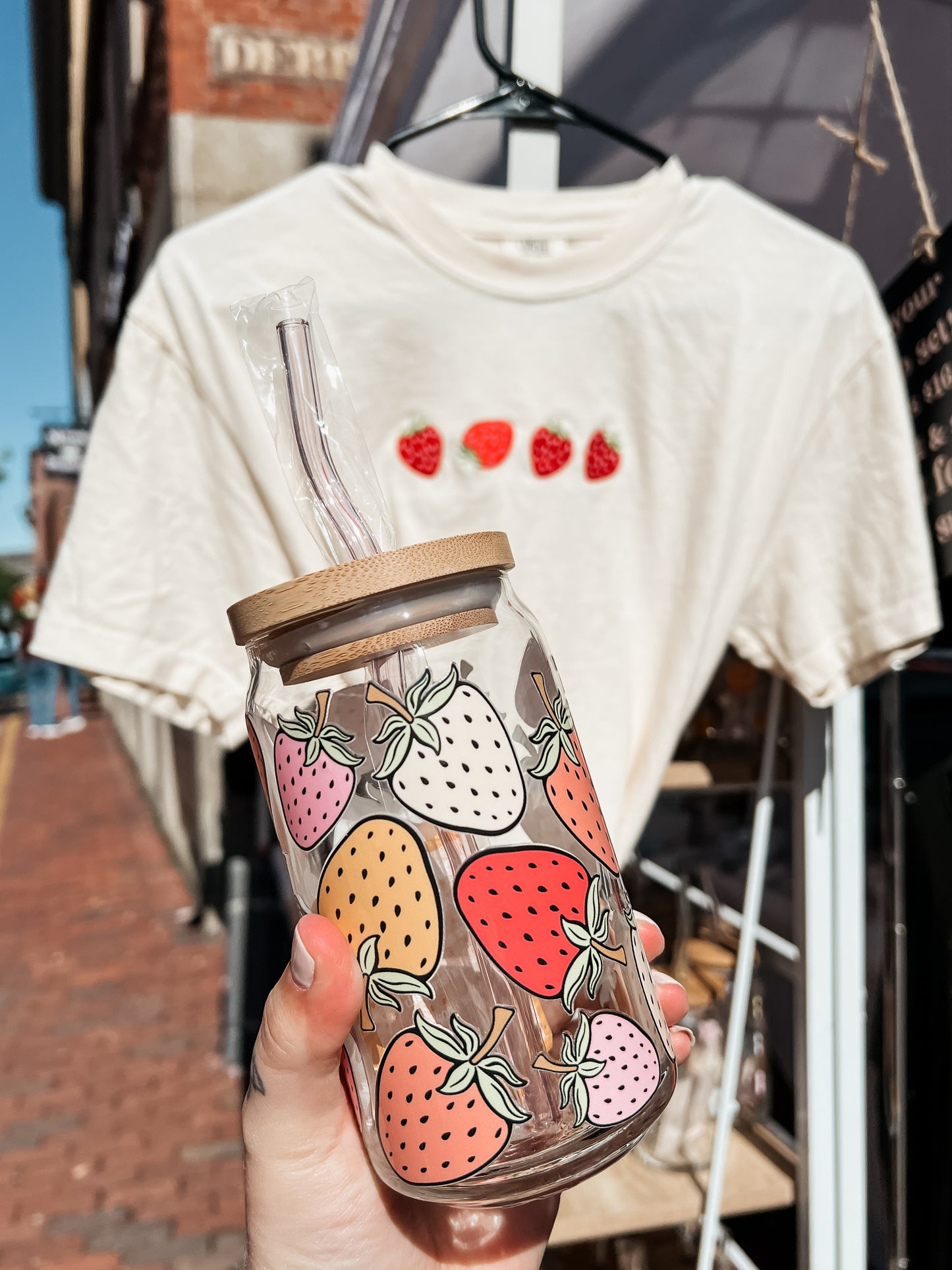 Strawberry Glass Can