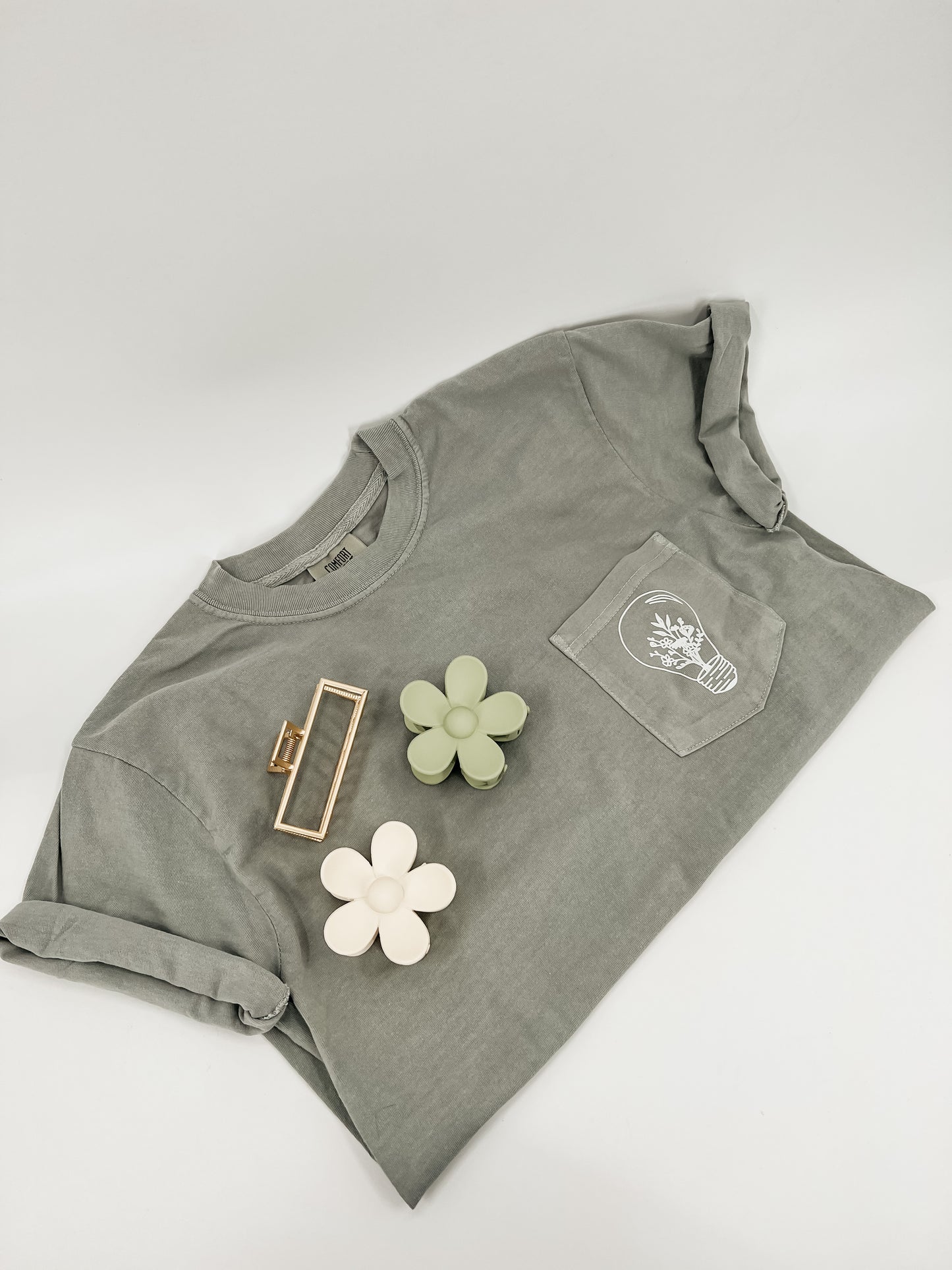 Bay Lightbulb Floral Pocket Tee